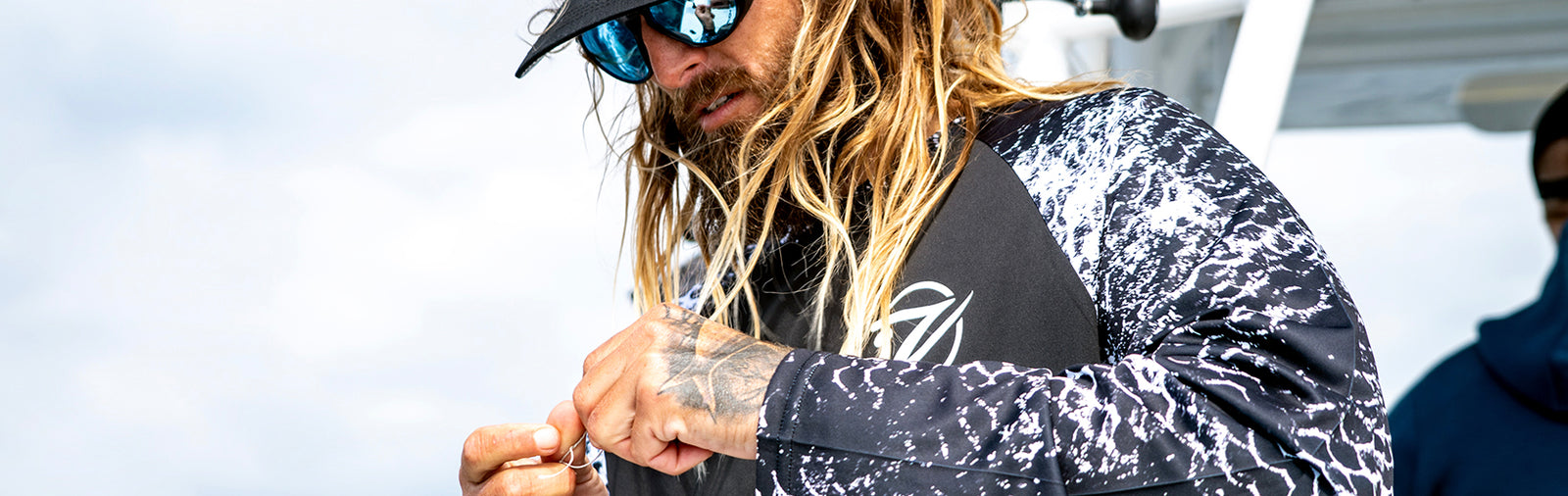 _CONTENDER SERIES - Gillz